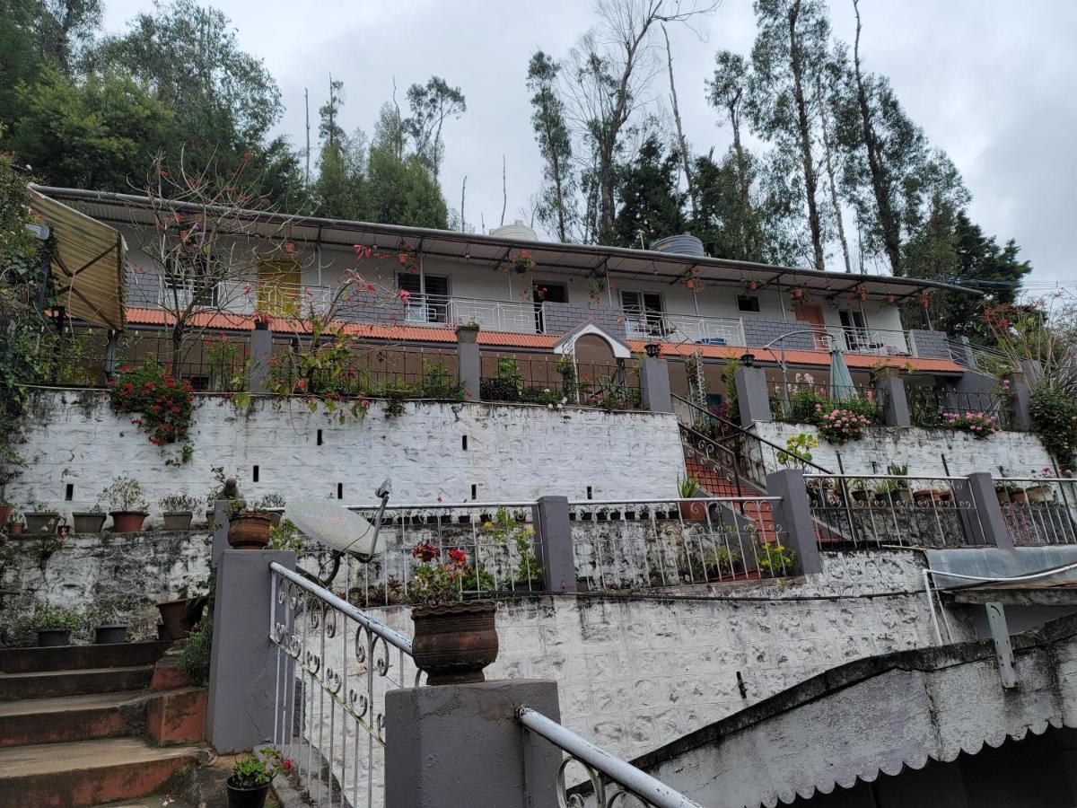 Reflections Guest House Ooty Bagian luar foto