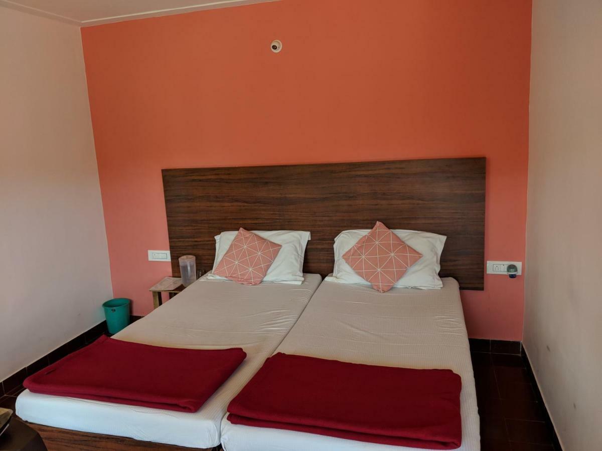 Reflections Guest House Ooty Bagian luar foto